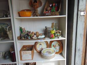 lot 3958 image: Contents of 3 Shelves