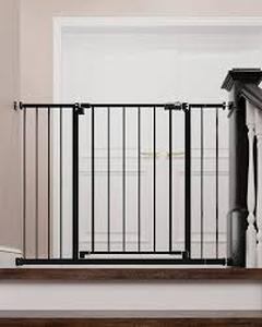 lot 11500 image: InnoTruth Adjustable Safety Gate
