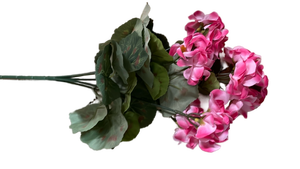 lot 19003 image: Artificial Pink Geranium Stem Bundle Decoration