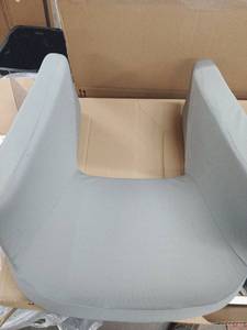lot 1221 image: Gray back pillow