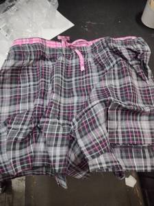 lot 18414 image: Pink Large Shorts
