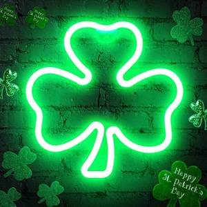 lot 18464 image: 11.5 Inch St Patricks Day Decorations,Irish Clover LED Window Lights,USB Powered Control,St. Patricks Day Green Clover Lighted Decorations for Window Wall Indoor Outdoor Party Favors