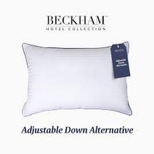 lot 9040 image: Beckham Hotel Collection Down Alternative Pillow