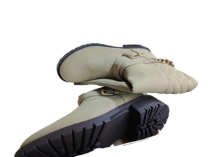 lot 13303 image: Beige Quilted Chain Ankle Boots with Block Heel 9.5XW
