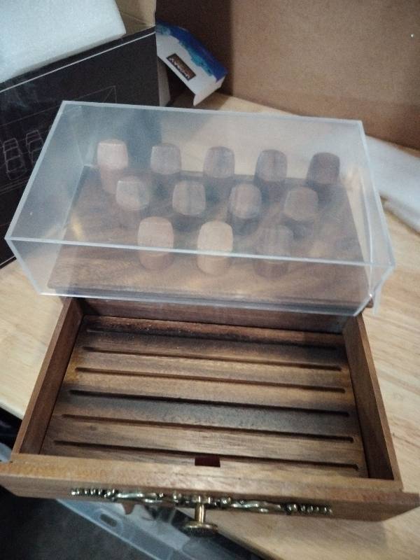 lot 17359 image: Wood Display Box with Clear Acrylic Cover (cover is broken(