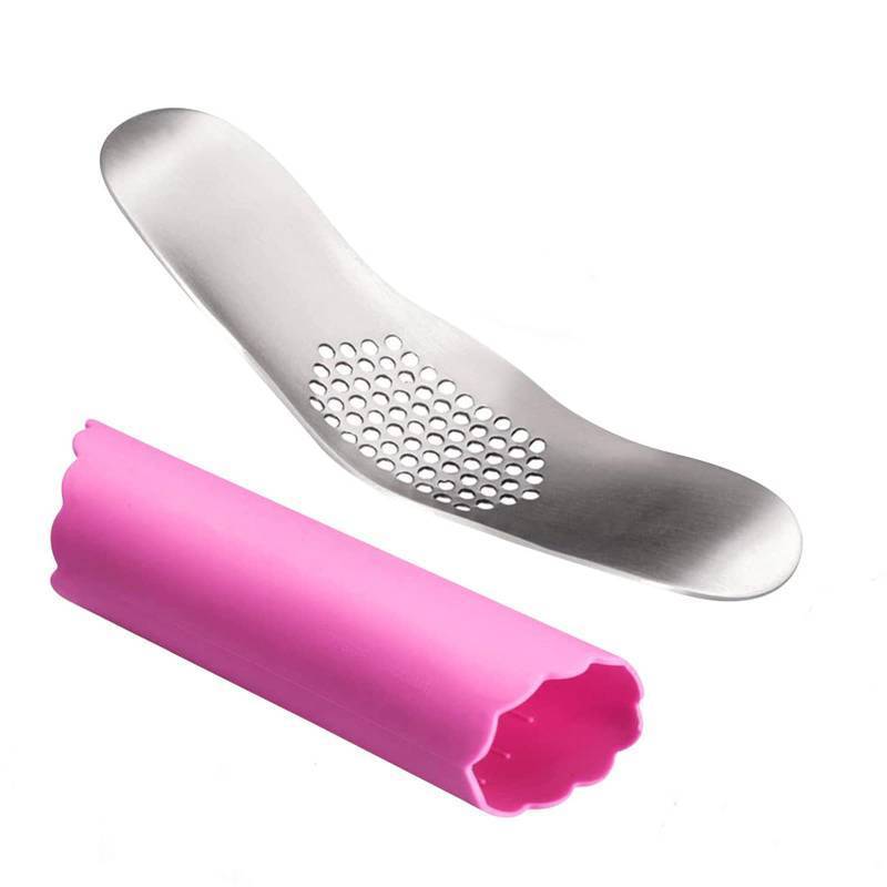 lot 20286 image: Fu Store Garlic Press 304 Stainless Steel Garlic Rocker Mincer Food Grade with Silicone Peeler Garlics, Color Random Peeler