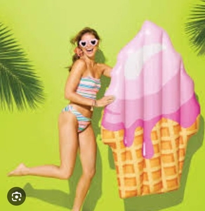 lot 4224 image: Sun Squad Giant Ice Cream Cone Pool Float - Retail $35