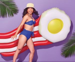 lot 4274 image: Sun Squad Inflatable Giant Eggs and Bacon - Retail $45