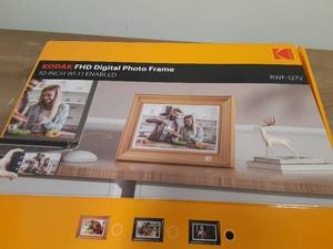 lot 18433 image: Kodak 10-inch WiFi Digital Photo Frame RWF-127V - Retail $75