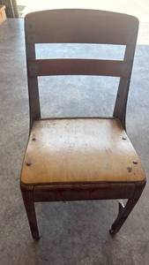 lot 128 image: Mid-Century Industrial School Chair with Metal Frame - Retail $25