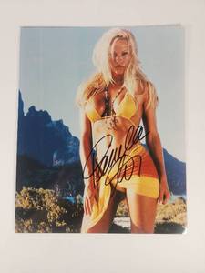 lot 92 image: Pamela Anderson Autograph