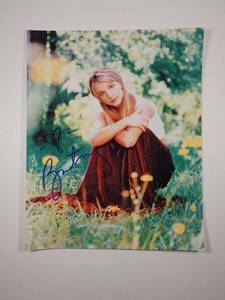 lot 101 image: Britney Spears Signed 8x10 Photo