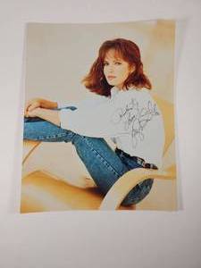 lot 139 image: Jaclyn Smith Charlies Angels