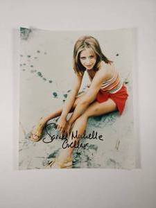 lot 140 image: Sarah Michelle Gellar Signed Photo