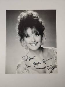 lot 144 image: Dawn Wells Signed Photo