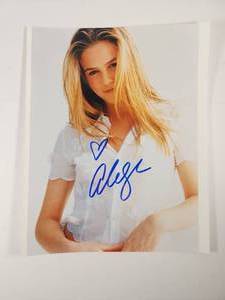 lot 164 image: Alicia Silverstone Clueless Signed Photo