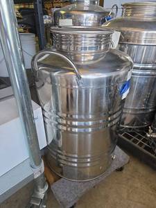 lot 15619 image: 50 Liter SS Fusti Tank With Valve