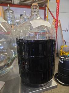 lot 15631 image: 5 Gallon Glass Jug