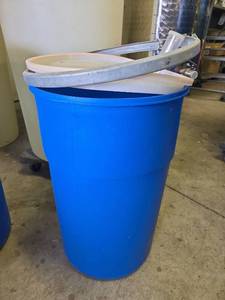 lot 15667 image: 12 Gallon Blue Storage Drum with Locking Lid