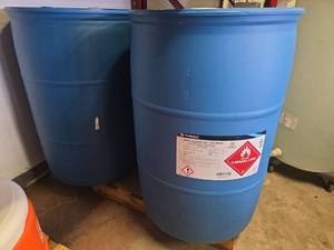 lot 15669 image: Empty 55 Gallon Drums - Set of 2