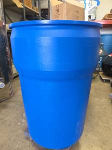 lot 15677 image: 47 Gallon Blue Plastic Barrel With Lid