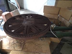lot 15689 image: Industrial Cast Iron Burner