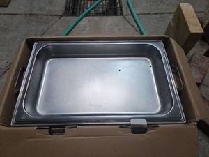 lot 15696 image: Full Size Stainless Steel Chafing Pan