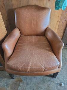 lot 20606 image: Mid-Century Leather Club Chair