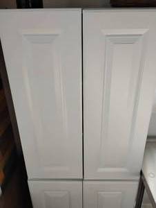 lot 18488 image: 2 Cabinets W Contents