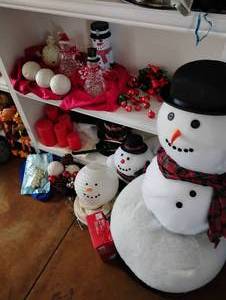 lot 18515 image: Christmas Decorations