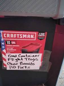 lot 18525 image: Food Containers, Flight Trays, Forks