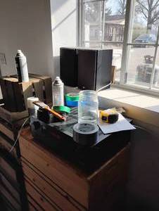 lot 18532 image: Insigne Stereo and Bulk Lot of Reusable Bags with Beets on Them