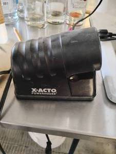 lot 18536 image: Pencil Sharpener and Handheld Heat Shrink