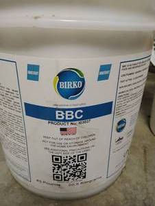 lot 18541 image: (2) Gallon Jugs of Cleaner, (2) Pumps, Bulk Lot of Hand Sprayers