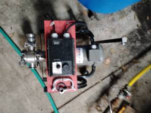 lot 18571 image: Impeller 1HP Pump Tri Clamp Fitting W Adjusting Speed