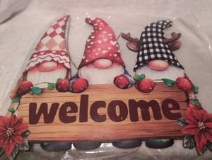 lot 2330 image: Decorative Gnome Welcome Sign with Poinsettias