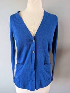 lot 2354 image: Banana Republic Merino Cardigan - XS