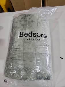 lot 6639 image: Bedsure  Blanket 108x96