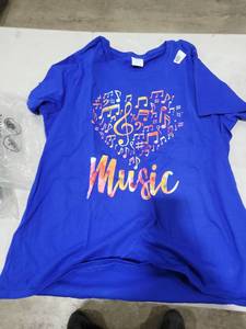 lot 6832 image: Musician Gift Musical Instrument Music Notes Treble Clef T-Shirt XL