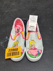 lot 22860 image: New Super Mario Size 3 Shoes.