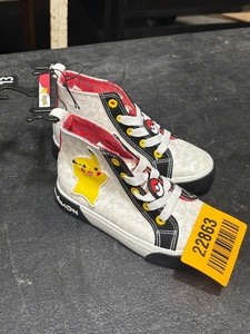 lot 22863 image: new size 13 Pokemon hightop