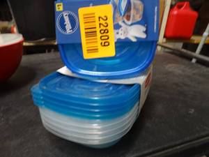 lot 22809 image: 6 take along container