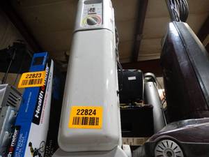 lot 22824 image: Lakewood electric portable heater
