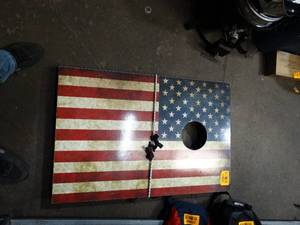 lot 22941 image: American Flag Cornhole Board With Throwing Bags - Complete.