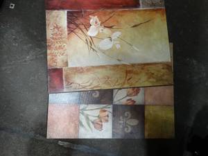 lot 22938 image: Lot of 2 Flower Wall Hanging Pictures.