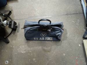 lot 22937 image: U.S. Air Force Duffel Bag.