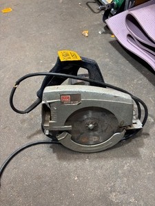 lot 22921 image: Shopmate 7 14 circular saw