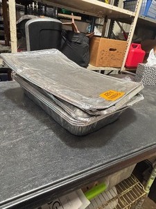 lot 22919 image: lot of misc foil baking pans