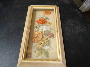 lot 22977 image: Vintage Flower Art Decor