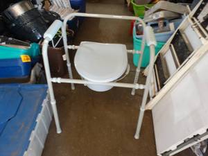 lot 23003 image: Portable Bedside Commode